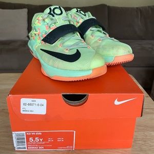 Nike KD 7 Kids size 5.5 Easter